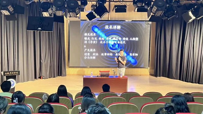 行业现状：服装品牌策划的多元化发展
